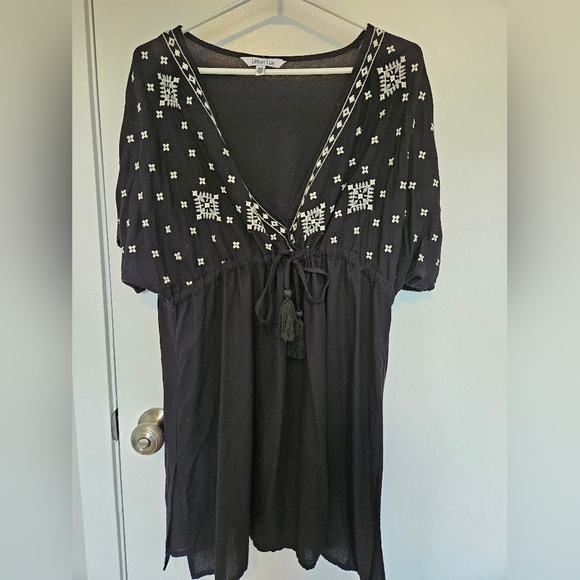 Urban Lux Embroidered Caftan - Picture 6 of 7